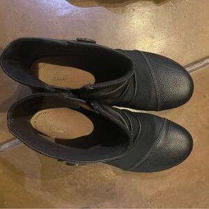 Clarks winter boot woman black excellent condition